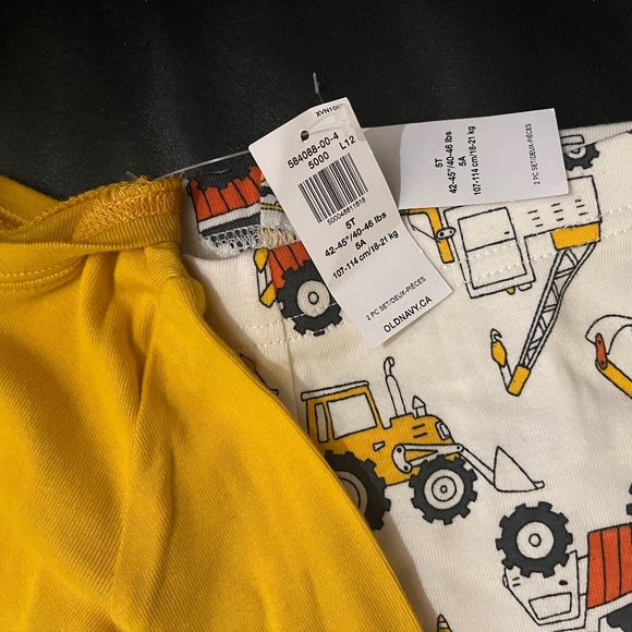 Boys Pyjama Set (5T) - Picture 2 of 2